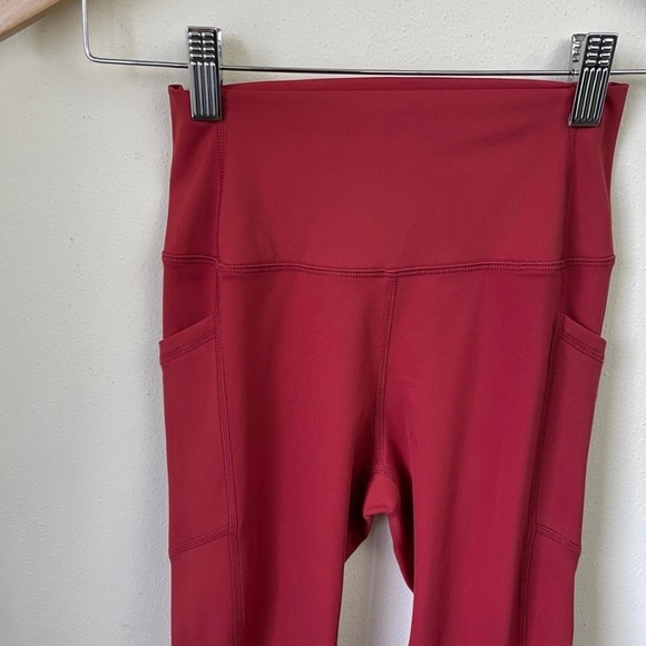 Zyia Active Red Pocket Brilliant Hi-Rise Capri Leggings - Picture 6 of 8